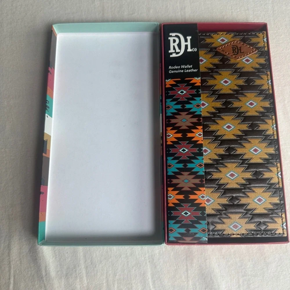 Red Dirt Hat Co Men Rodeo Wallet Genuine Leather Southwestern Pattern 23111876W5